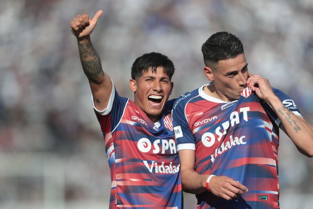 VIDEO | Unión se comió a Gimnasia en el Bosque y es el puntero