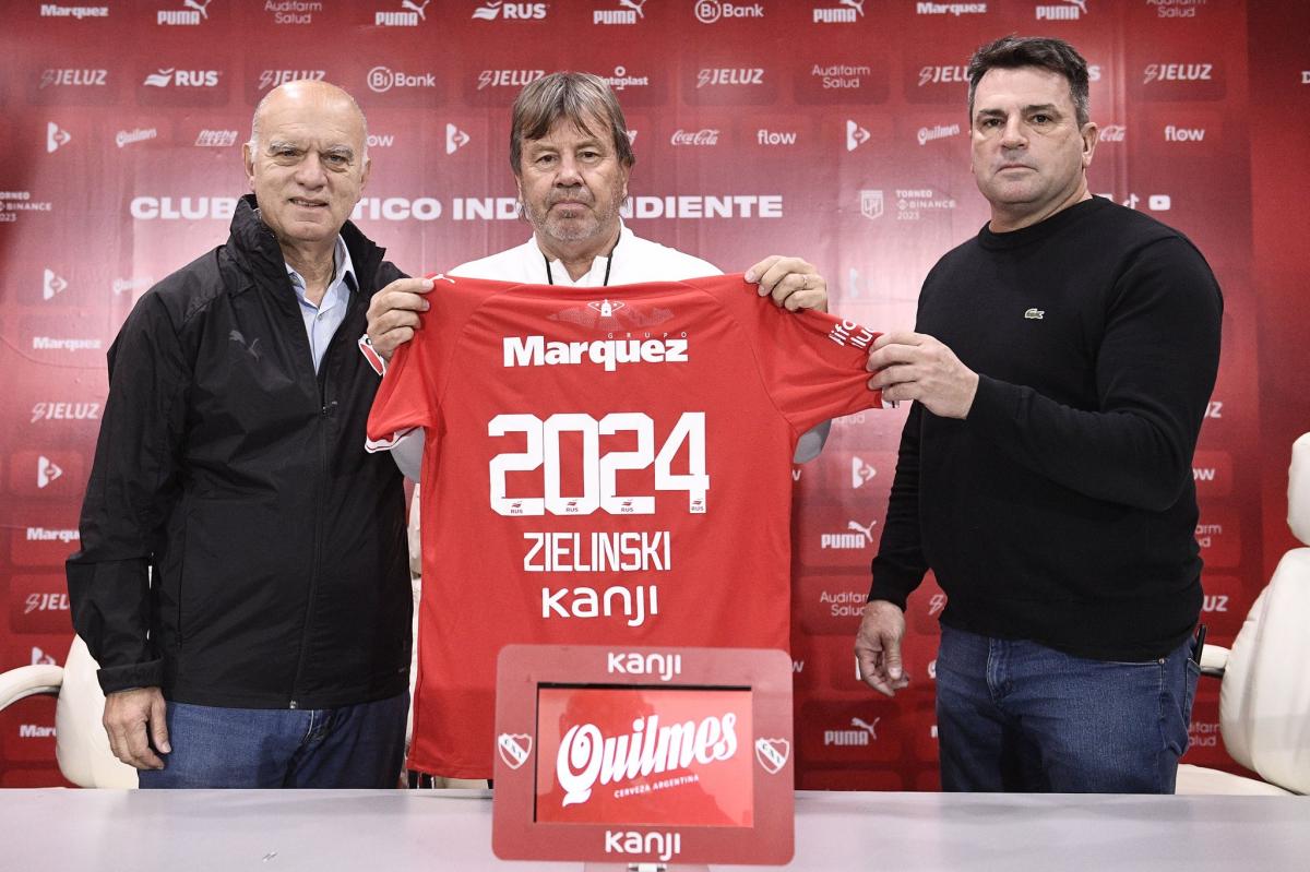 Zielinski firmó hasta diciembre del 2024 y se convirtió en nuevo DT de Independiente