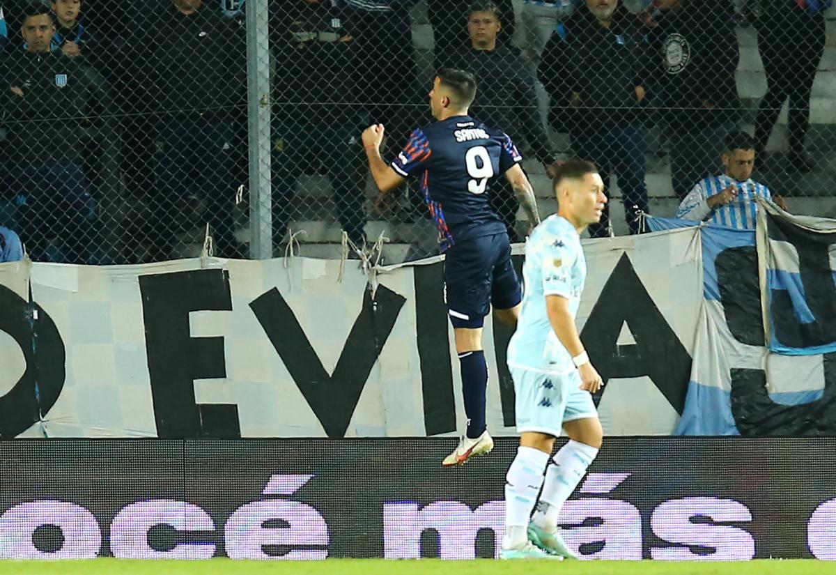 Racing cayó ante Talleres en el Cilindro de Avellaneda y acrecienta su crisis