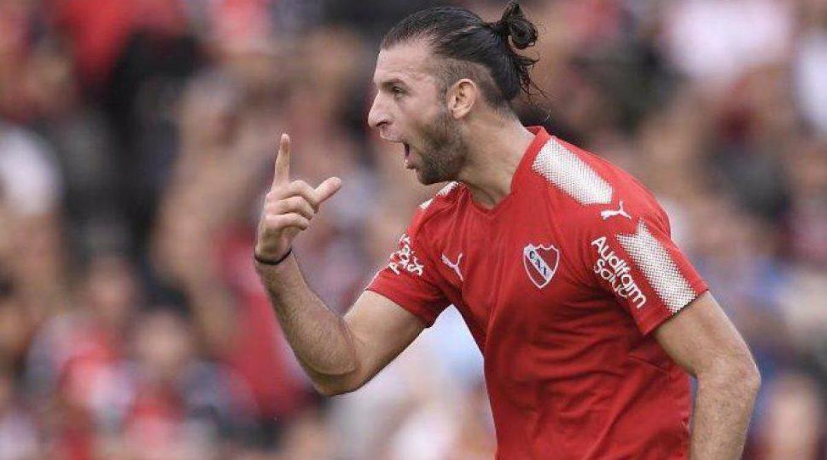 El Rojo no pega una: Condenado a pagar 2 palos verdes a Gastón Silva