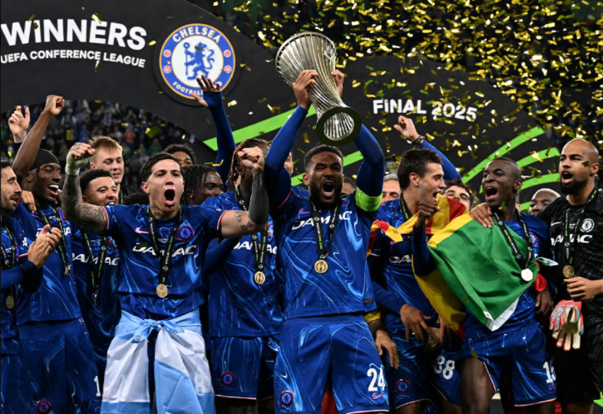 VIDEO | Enzo Fernández, capitán y figura, campeón en Europa con Chelsea