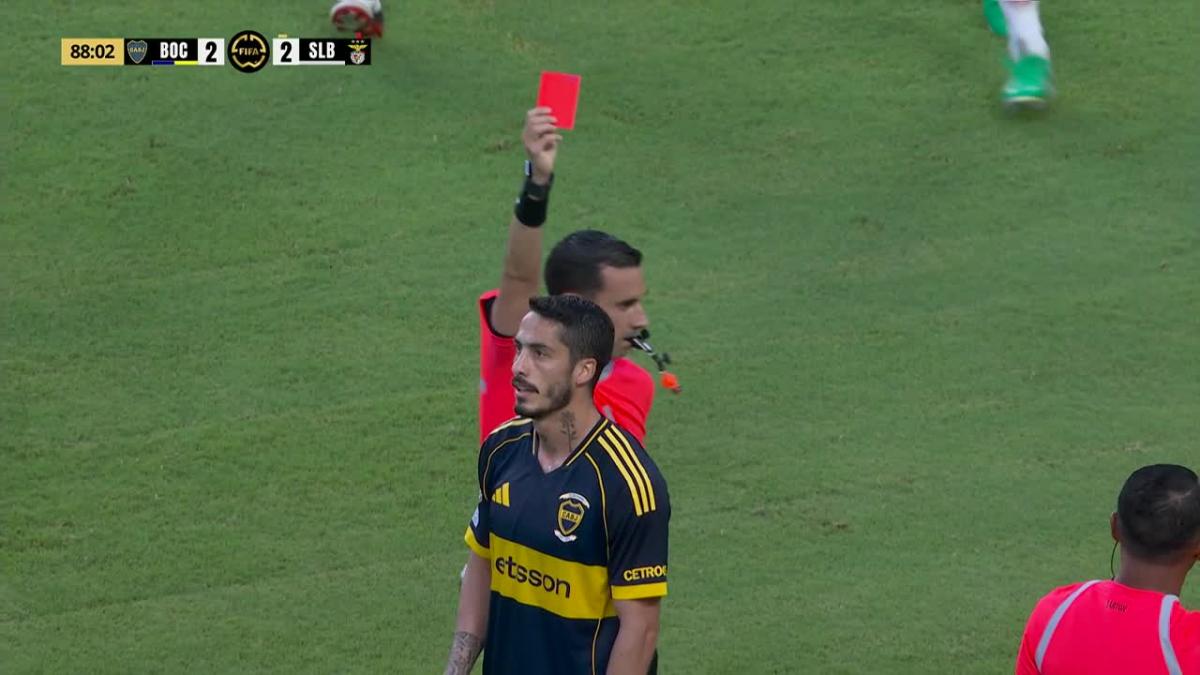 Figal les pidió disculpas a los hinchas de Boca por su expulsión