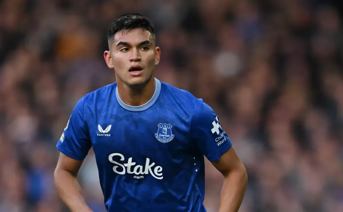 Racing se lleva buena plata por la venta de Alcaraz al Everton