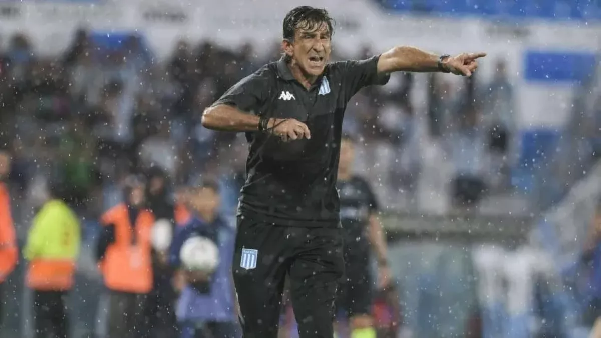 Costas quiere a un Racing copero y habló sobre Juanfer a River