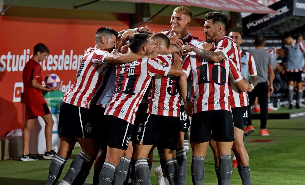 Estudiantes venció a Huracán en el descuento en el debut de Eduardo Domínguez como DT