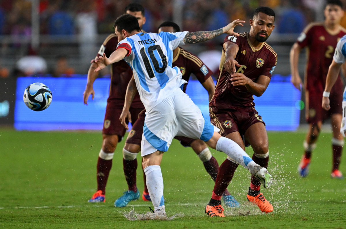 VIDEO | Argentina se trajo un empate de Venezuela en una cancha impresentable