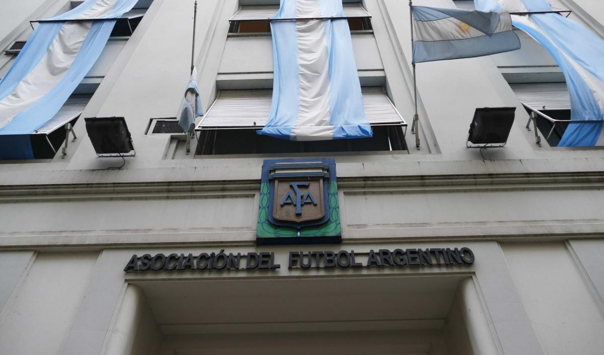 ¡Vuelven los visitantes! La AFA hará una prueba piloto en la Copa Argentina