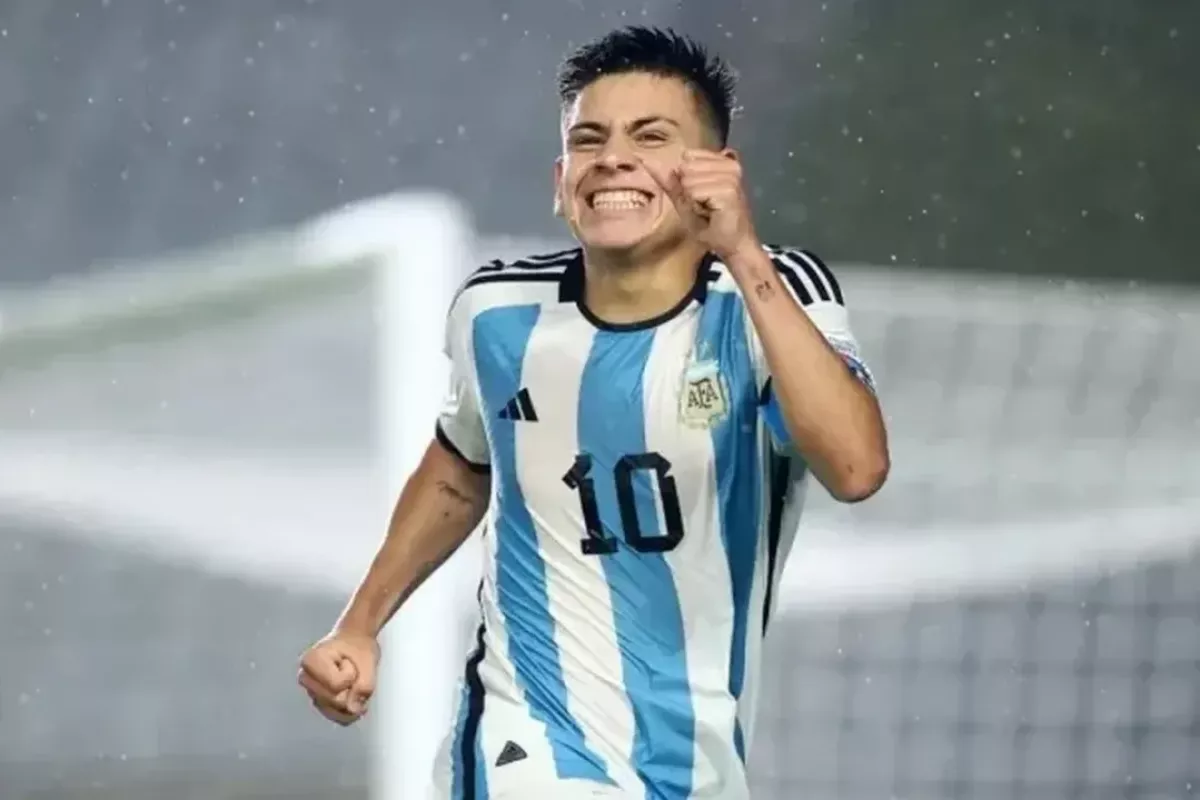 El Manchester City aflojó y el Diablito Echeverri jugará el Sudamericano