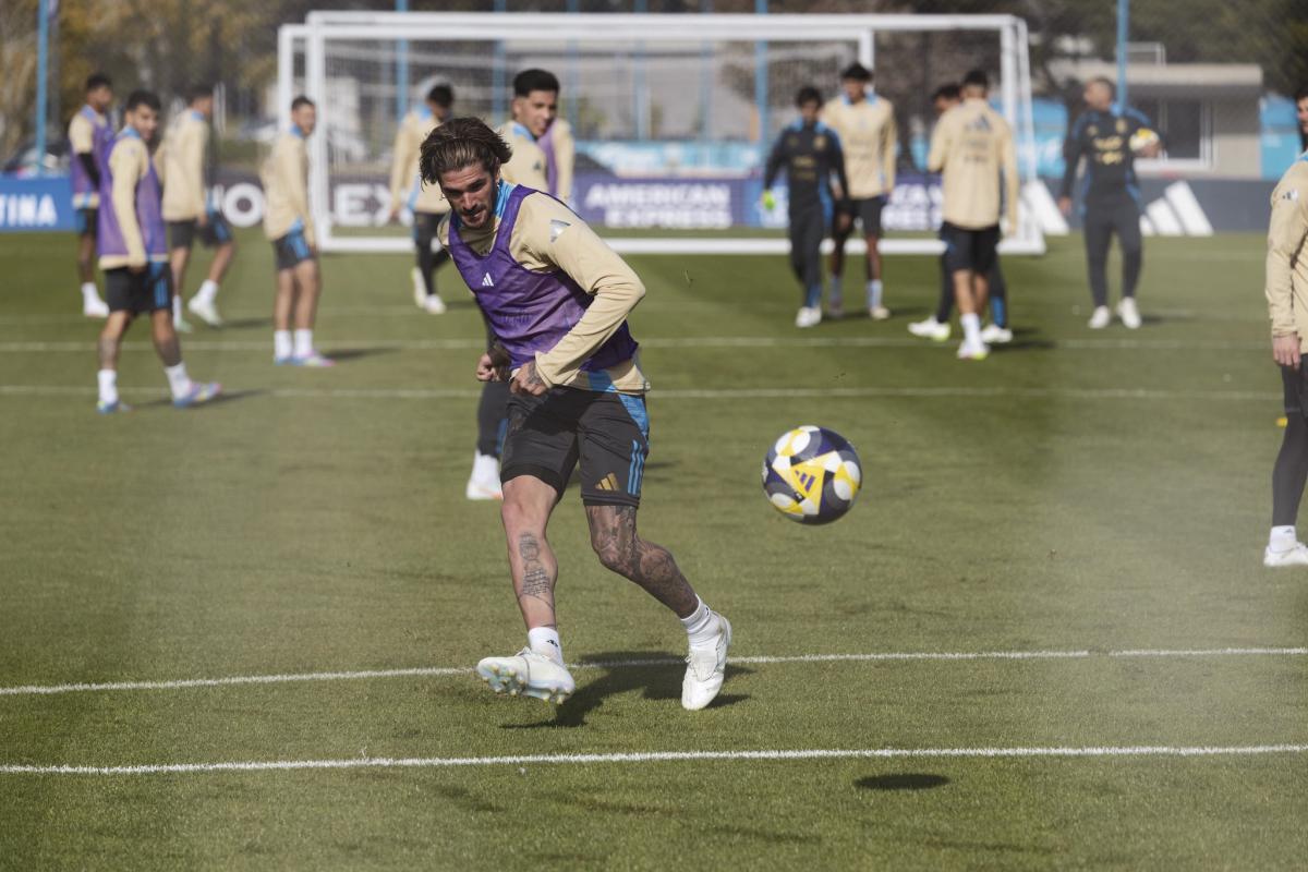 VIDEO | La Selección entrenó completa y Scaloni duda en cómo formará