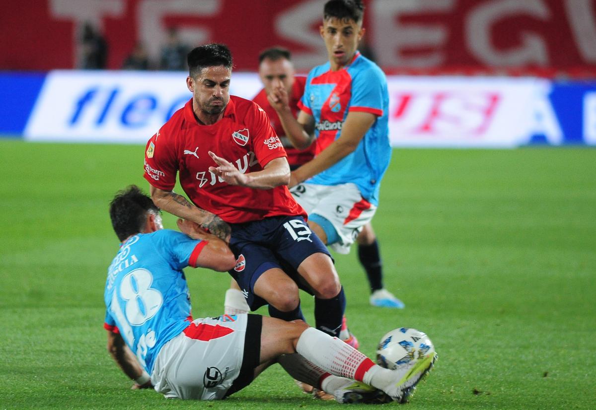 VIDEO | Independiente no pudo con el descendido Arsenal y quedó a 4 de River