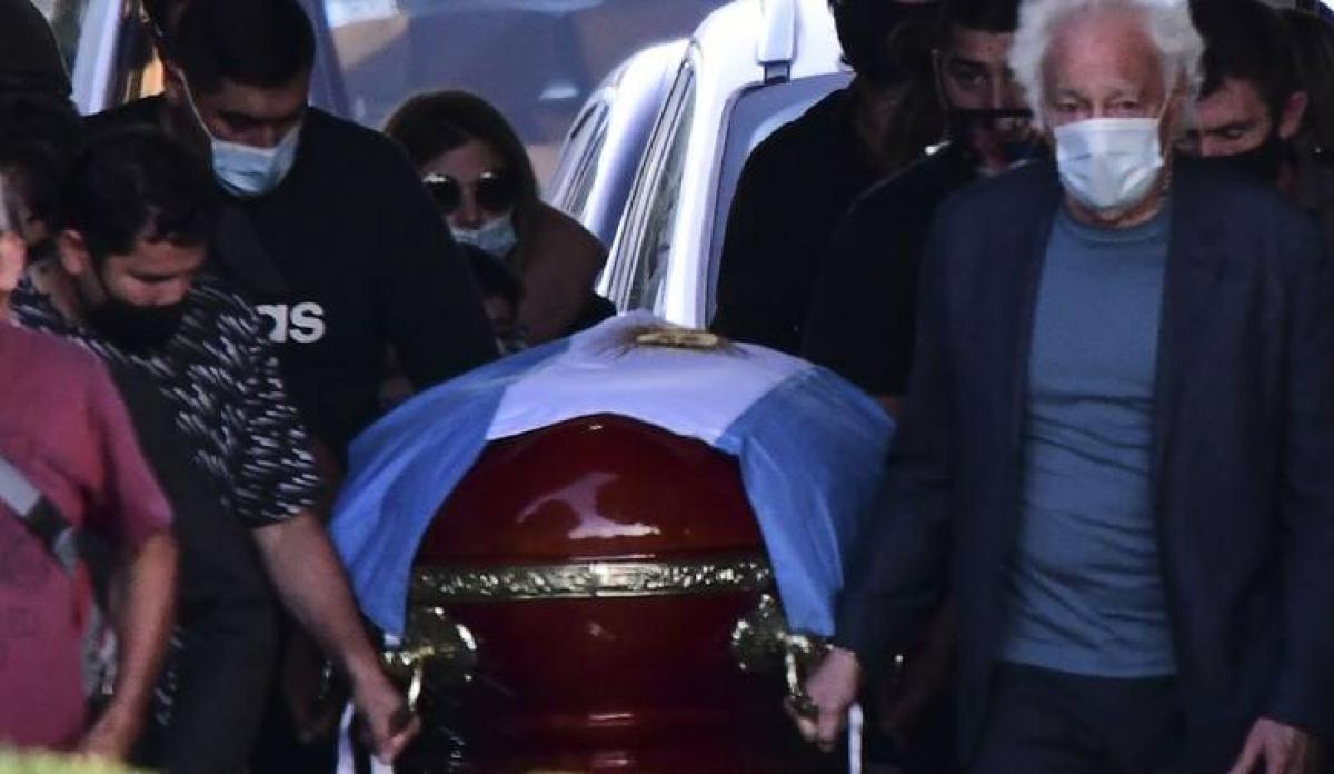 Los hijos de Diego Maradona piden trasladar su cuerpo al mausoleo de Puerto Madero