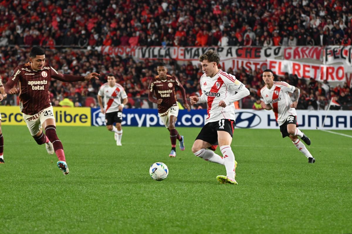VIDEO | Flojo empate de River ante Universitario para quedar primero en el grupo