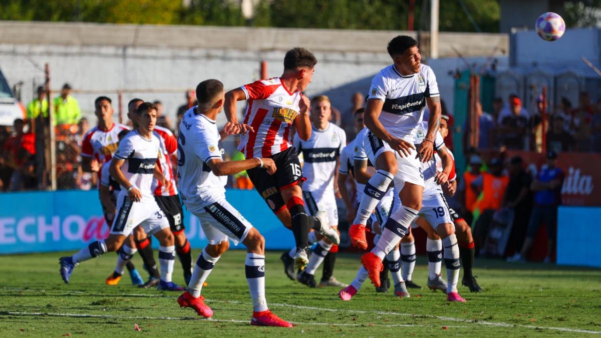 Barracas Central se lleva ante Gimnasia de La Plata otro triunfo polémico en la Liga Profesional