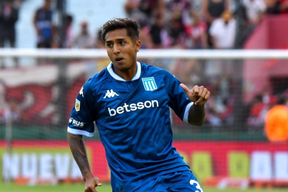 Vélez, decidido a sacarle a Almendra a Racing