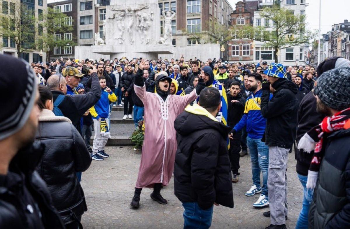 Gravísimos incidentes en choque de hinchas del Ajax y Maccabi Tel Aviv en Ámsterdam