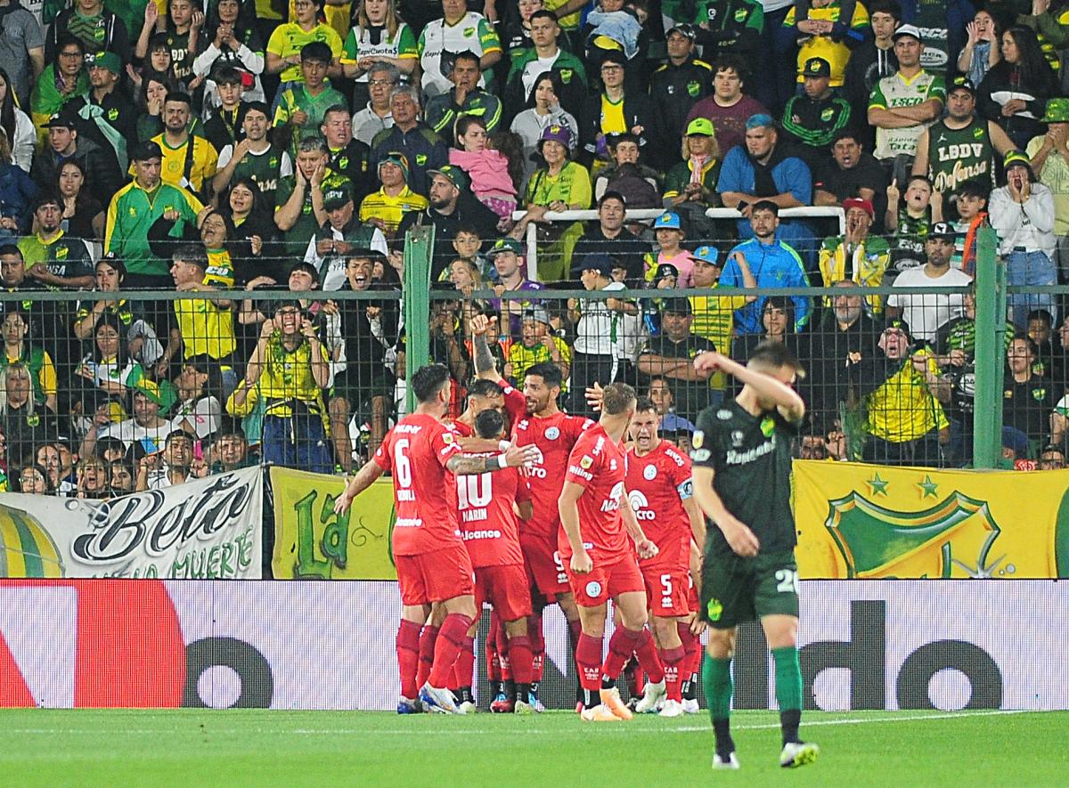 VIDEO | Belgrano pegó en Varela ante Defensa y es el mejor del torneo