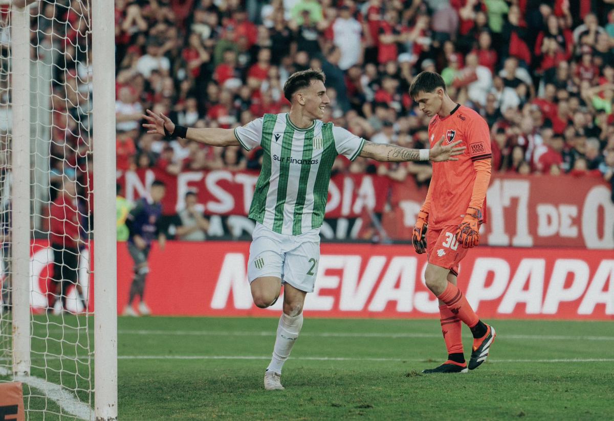 VIDEO | Banfield castigó a un Newells golpeado por el escándalo Keylor Navas