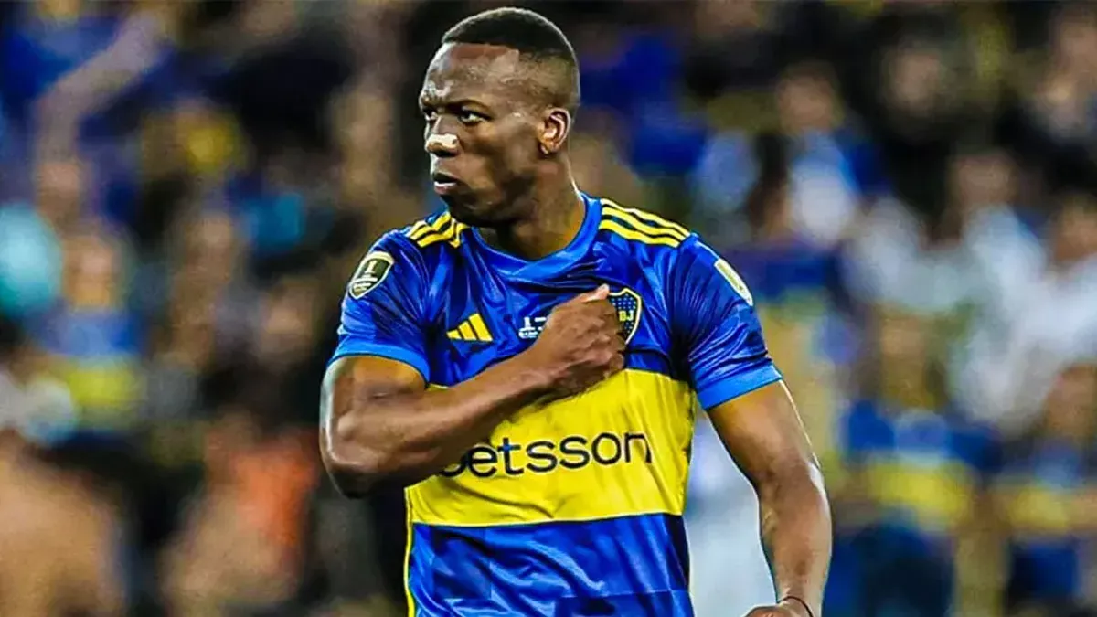 Advíncula se hizo argentino y libera cupo en Boca