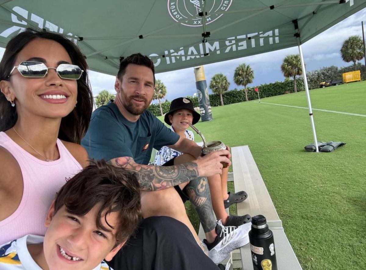 VIDEO | El domingo en familia de Messi mirando a su heredero