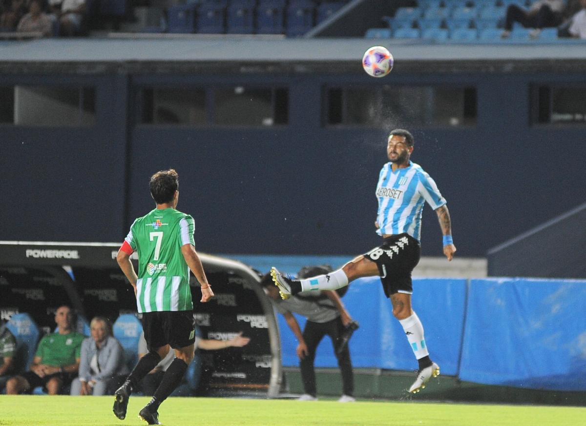 Racing empató con Racing de Montevideo