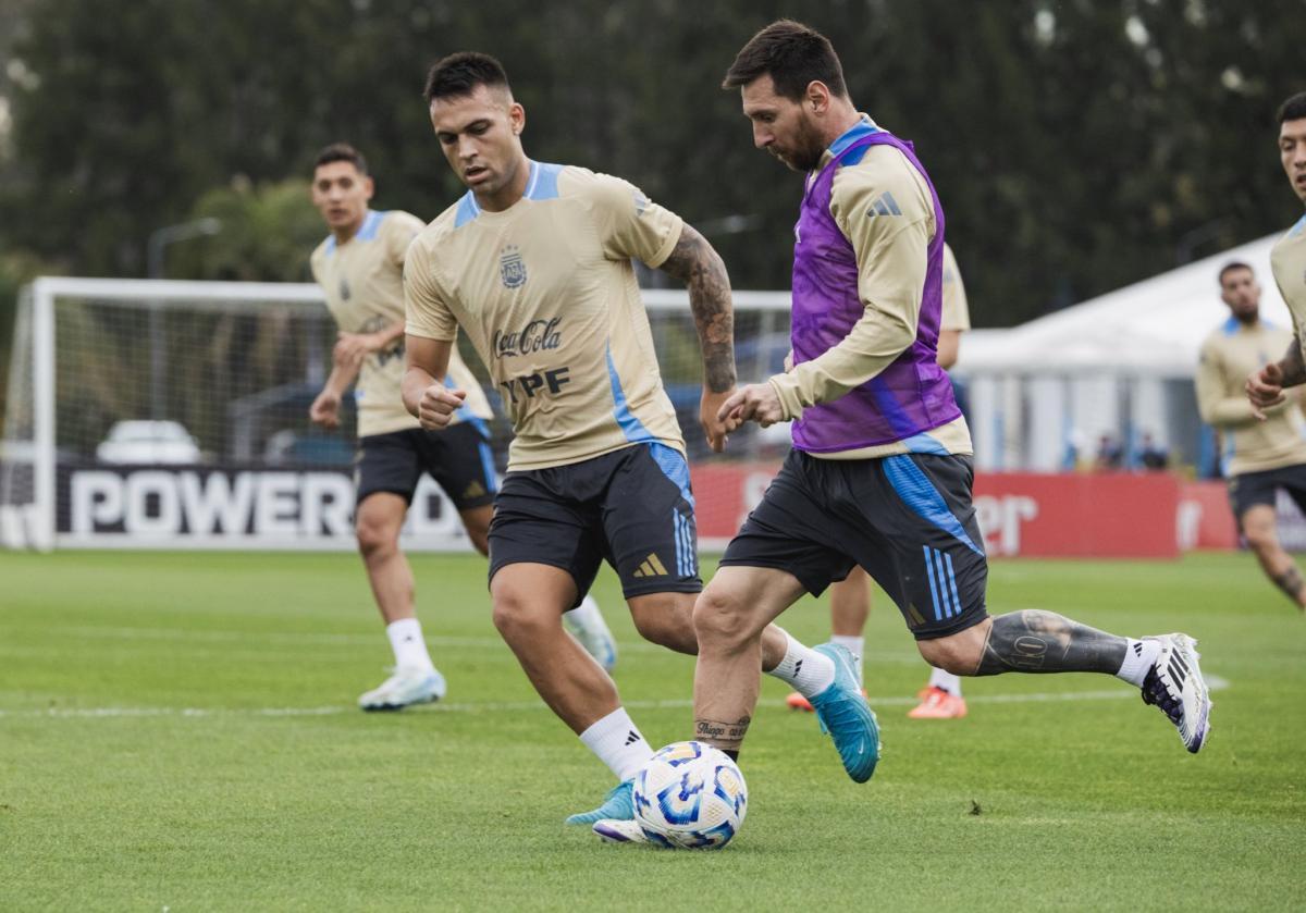 La Selección Argentina volvió a entrenar pensando en Bolivia