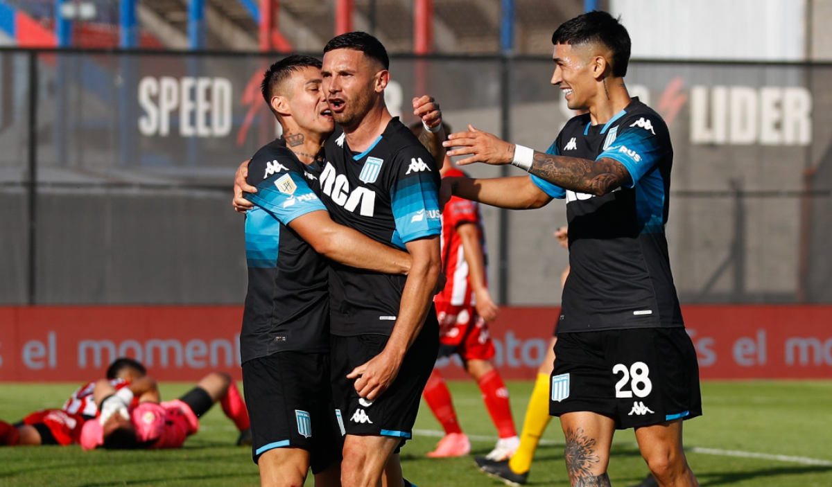 VIDEO | Racing es pura sensación: Le ganó a Barracas, pelea el torneo y está en zona de Libertadores