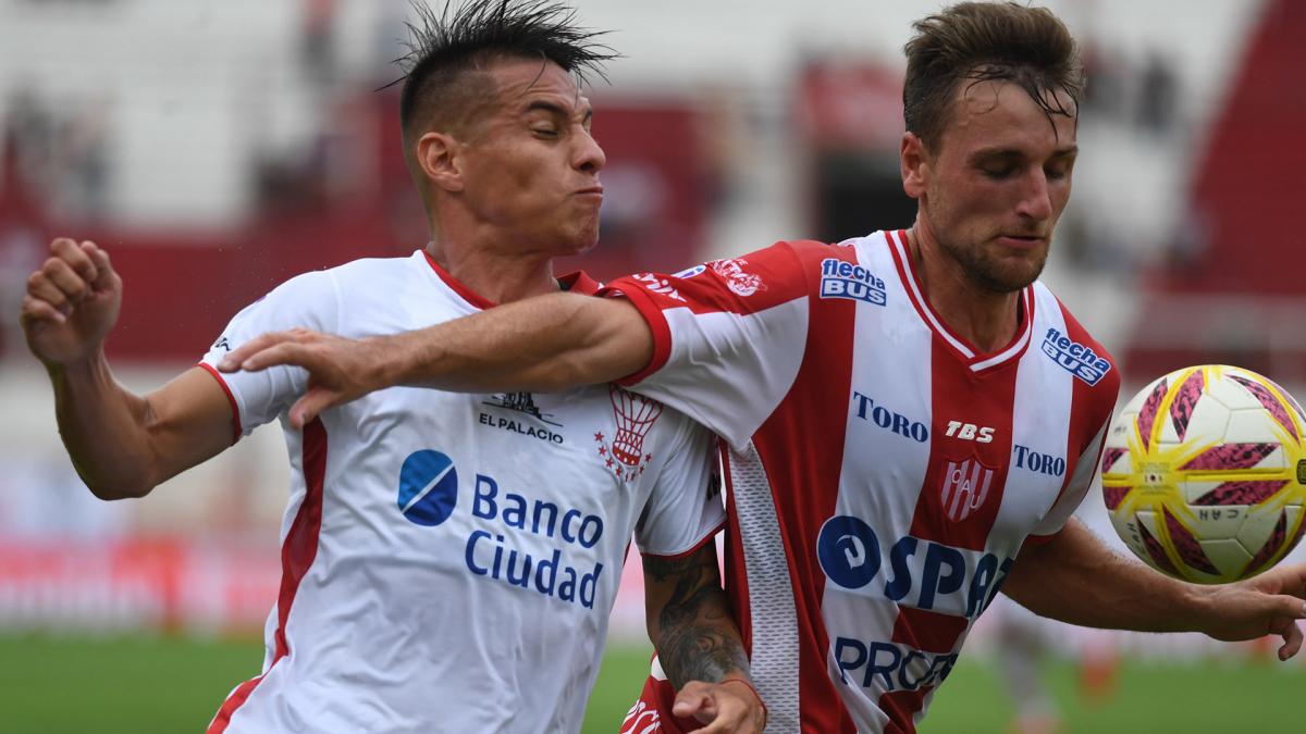 Huracán y Unión se enfrentan en Parque de los Patricios. 