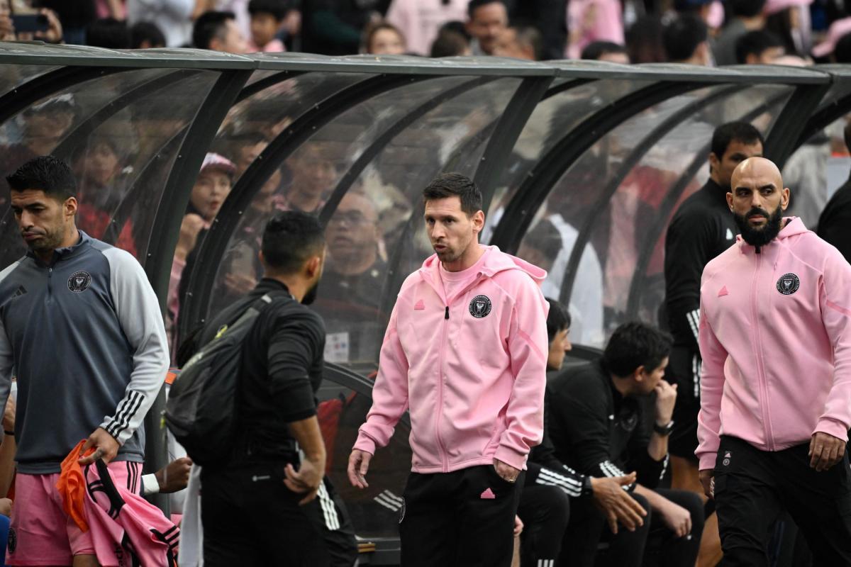 VIDEO | Martino pidió perdón a los hinchas en Hong Kong por no poner a Messi