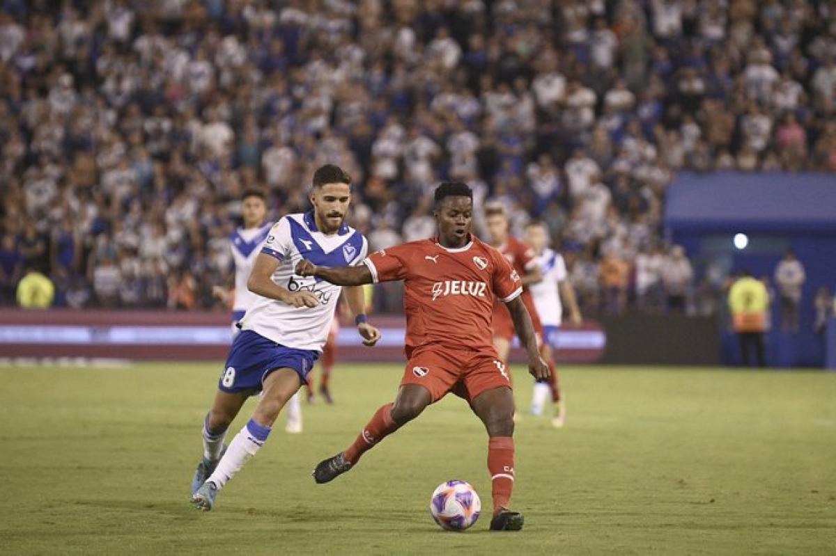 En un irregular partido, Velez e Independiente no se sacaron ventajas