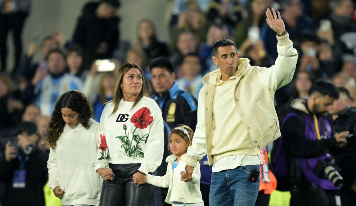 VIDEO | El público argentino despidió a Di María con una ovación: "Fideeeeeeo"