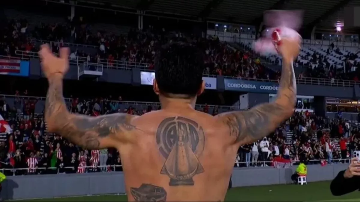 VIDEO | Enzo Pérez festejó el triunfo ante Boca mostrando el escudo de River