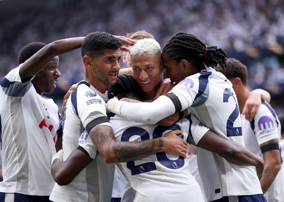 VIDEO | Sin "Dibu" en el empate de Aston Villa y con "Cuti" capitán en goleada del Tottenham