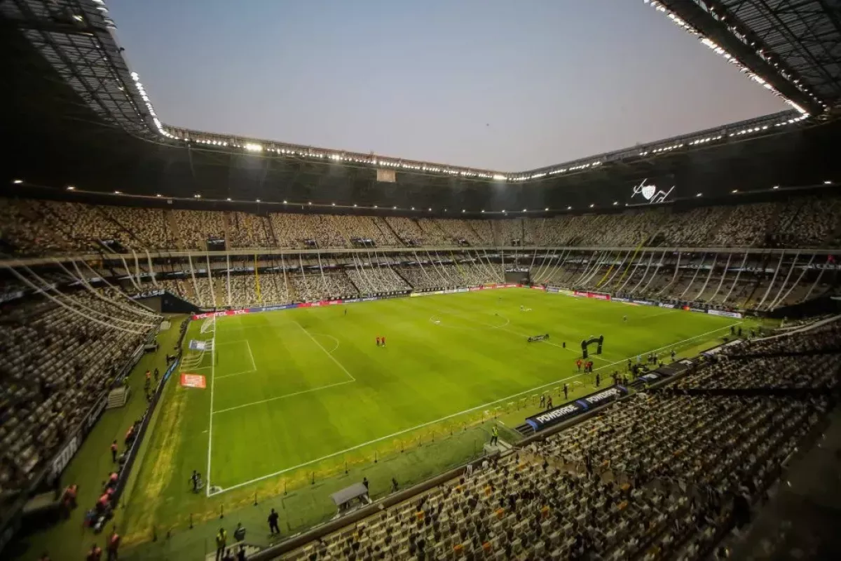 Mineiro pone parlantes en su cancha para intimidar a River con su hinchada