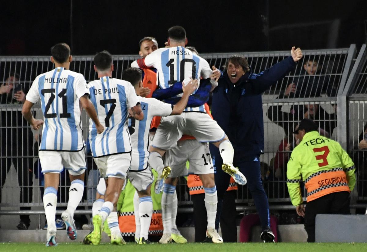 VIDEOS La gente vio al campeón del mundo y se fue feliz