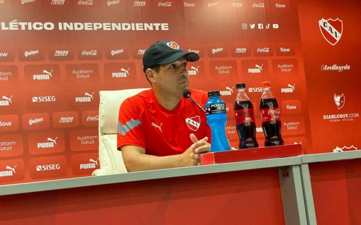 Leandro Stillitano metió mano y  probó un cambio de esquema en Independiente para visitar a Banfield