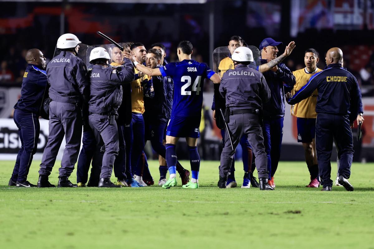 VIDEOS | Así fue el brutal golpe que le dio un policía de Brasil a un jugador de Talleres