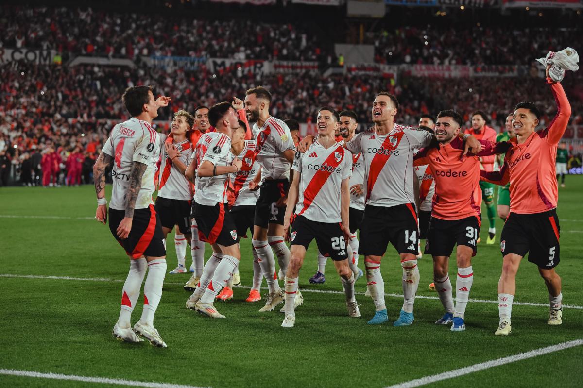 VIDEO | El festejo loco de todo River y la dedicatoria a Boca