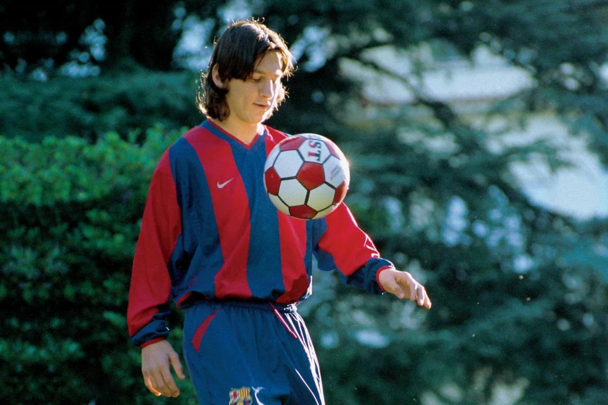 Subastarán la servilleta en la que Messi firmó su primer contrato con Barcelona