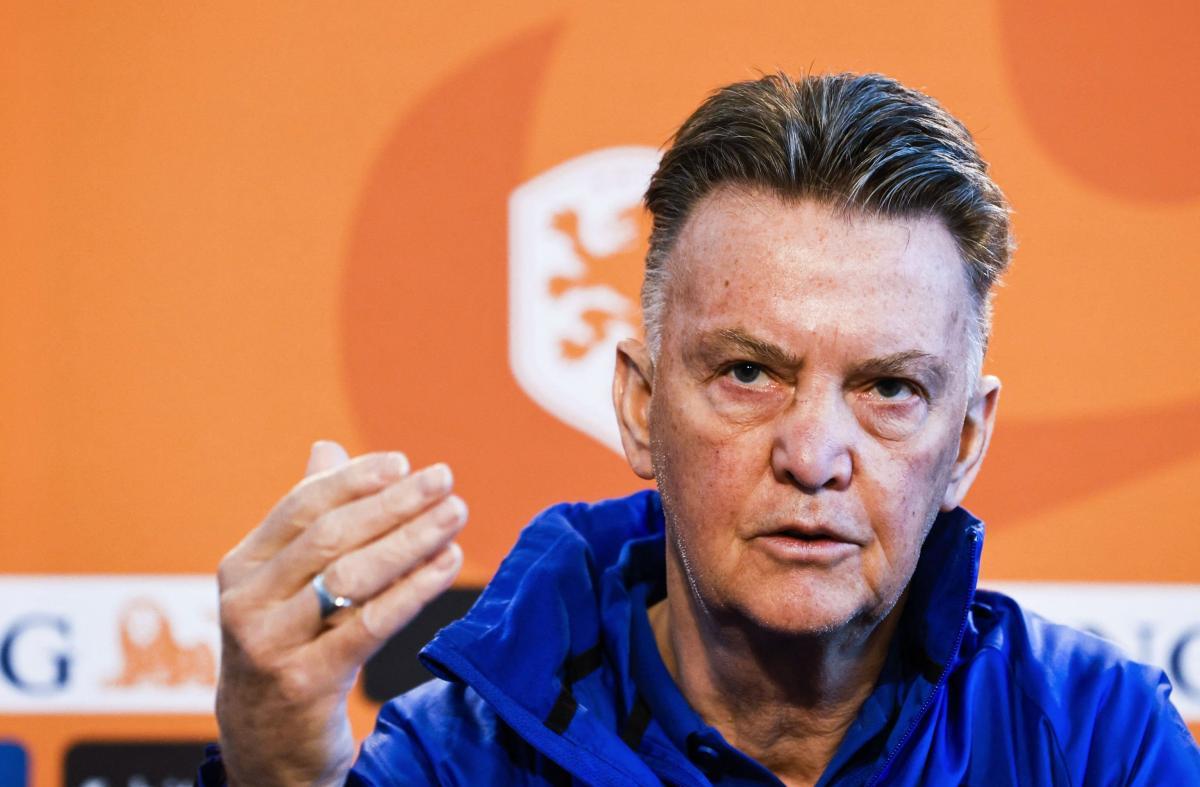 Van Gaal perdió y renunció