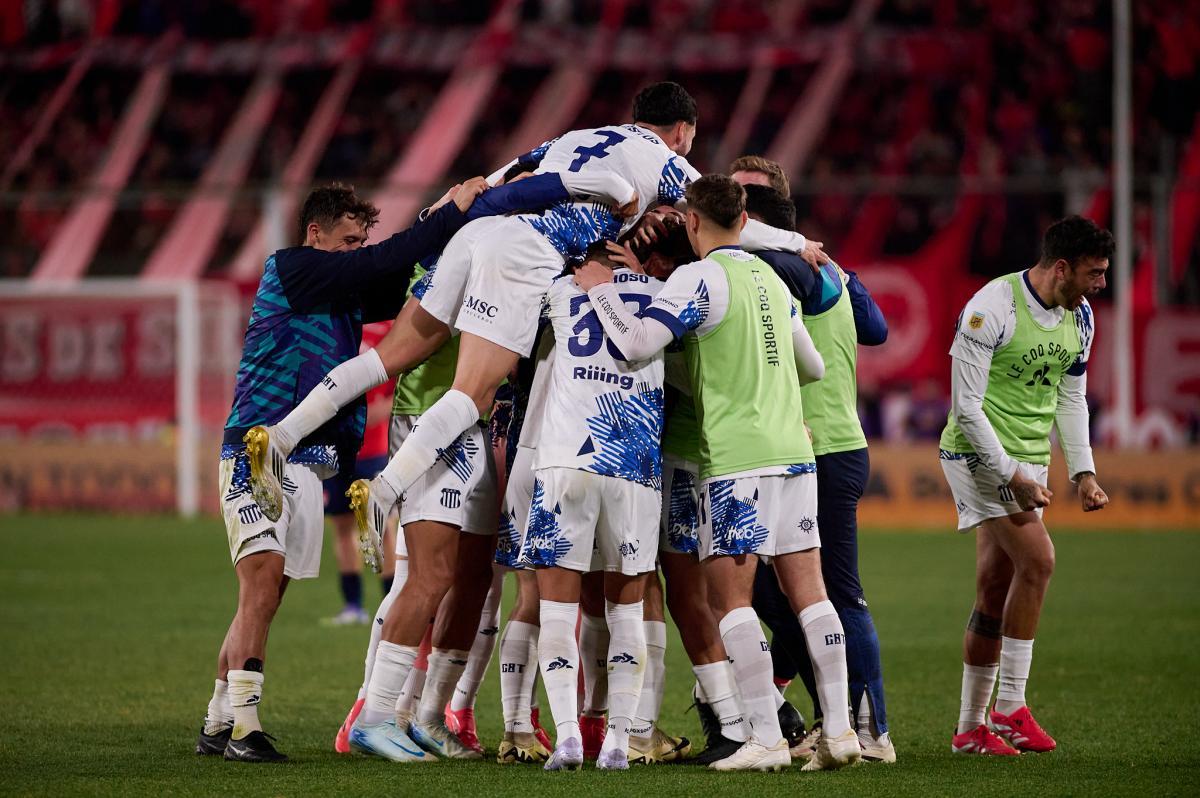 VIDEO | El Talleres de Tevez salió de zona de descenso con victoria ante Independiente