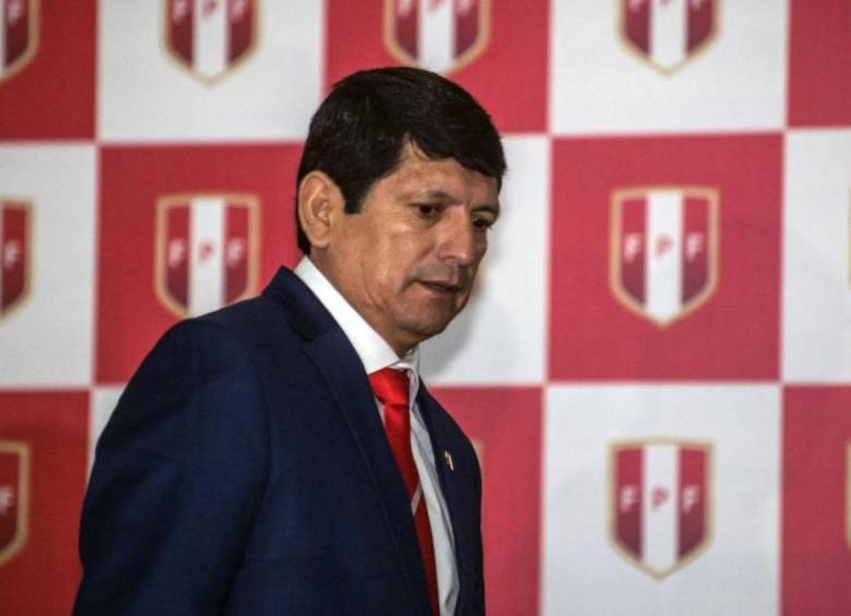 Escándalo: detuvieron al presidente de la Federación Peruana de Fútbol