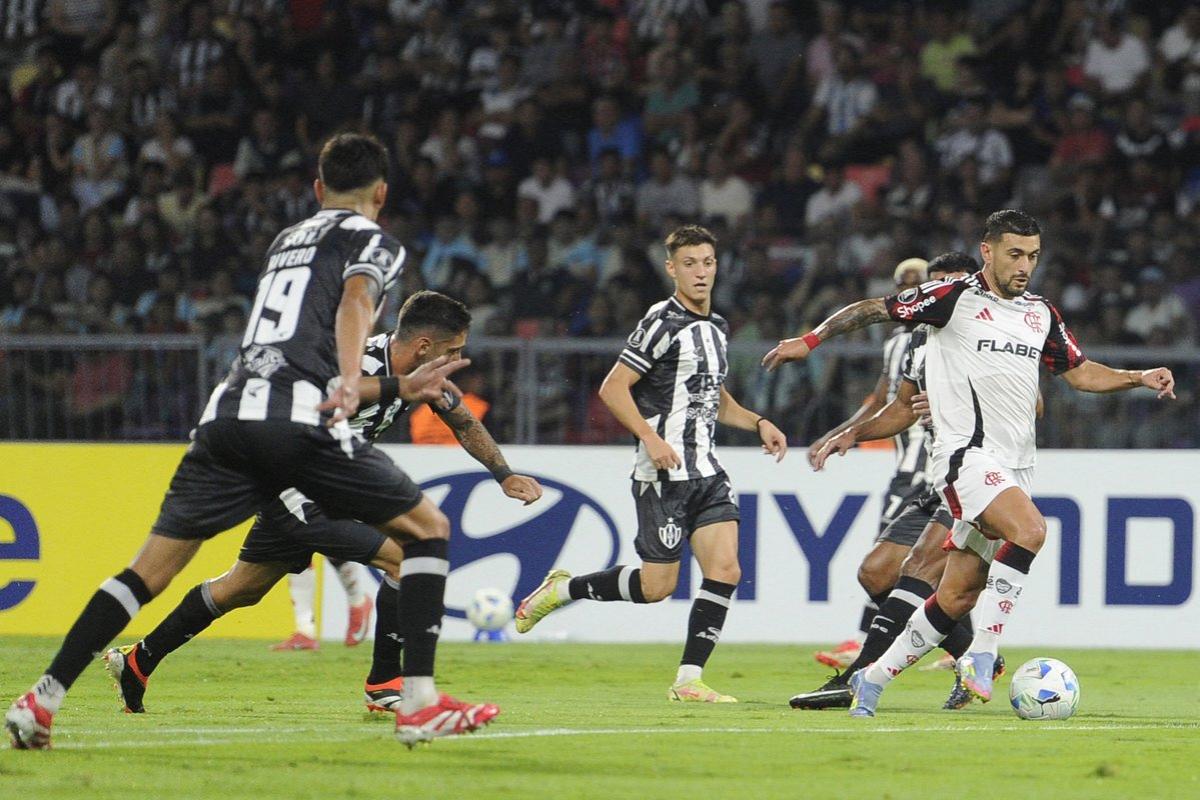 Copa Libertadores: Central Córdoba 1-1 Flamengo