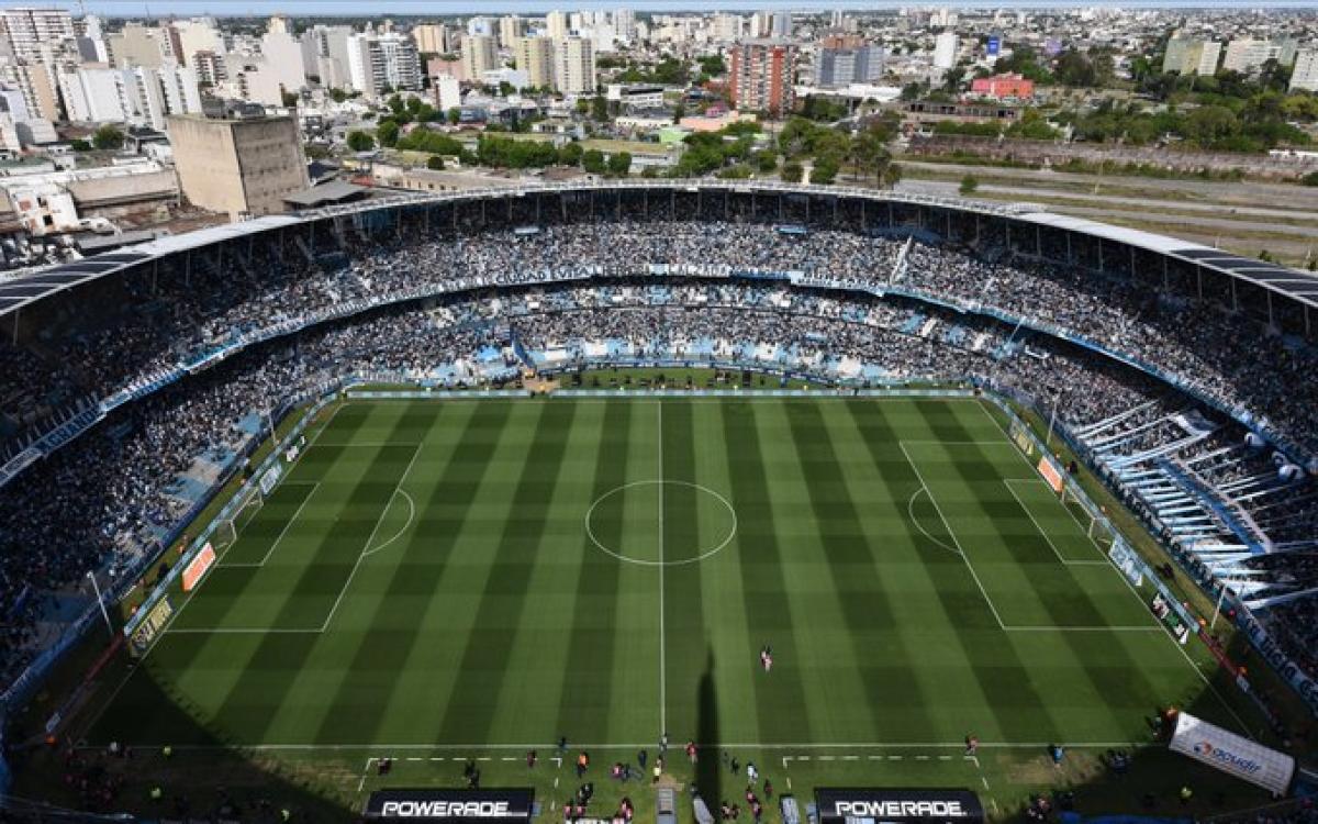 Racing inicia la Liga contra Belgrano en un clima pesado