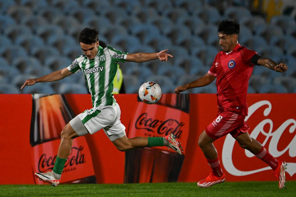 VIDEO | Argentinos no pudo en Uruguay y cayó con Racing de Montevideo