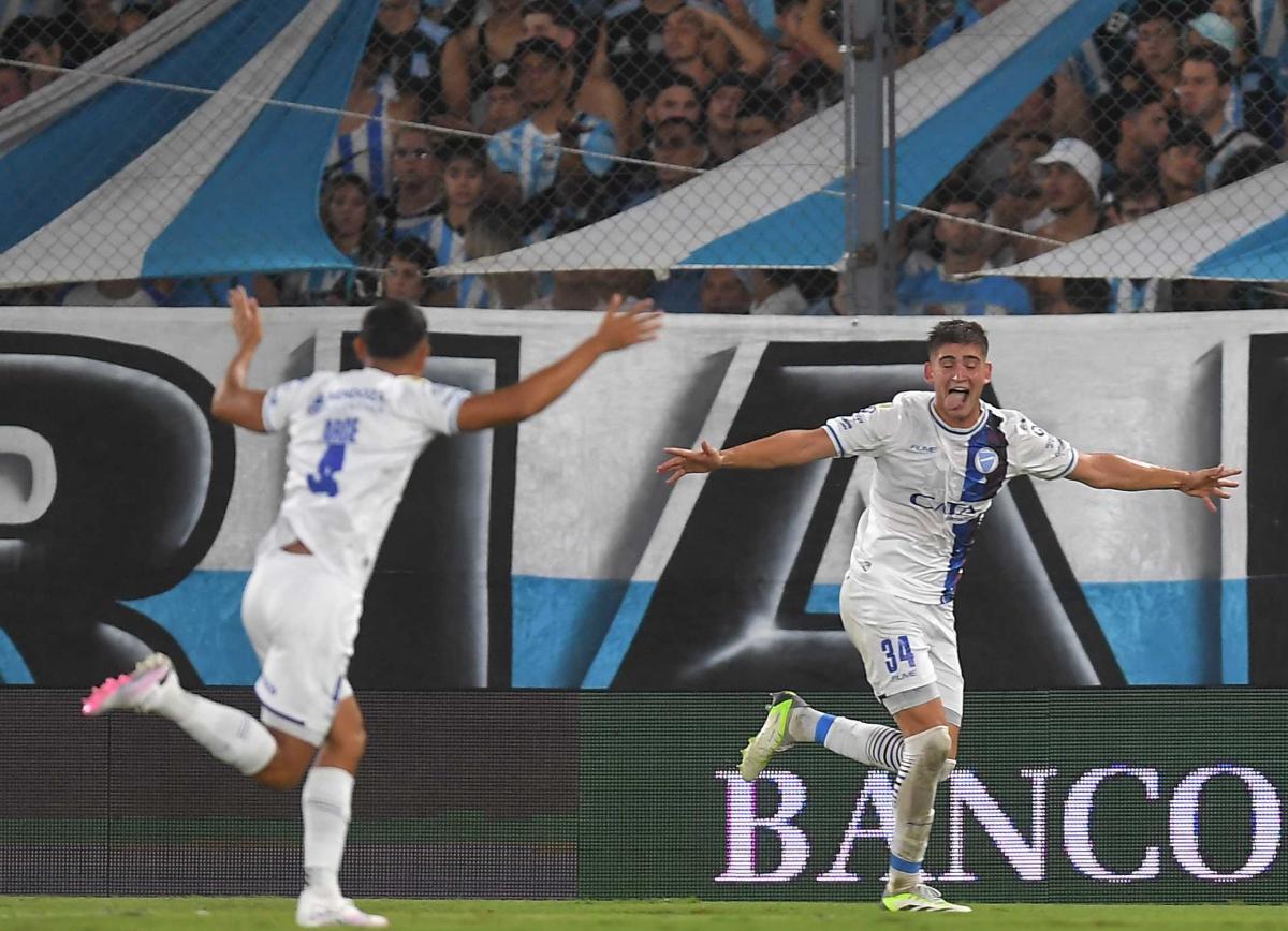 VIDEO | Godoy Cruz tumbó a Racing en Avellaneda y se afianza en la punta