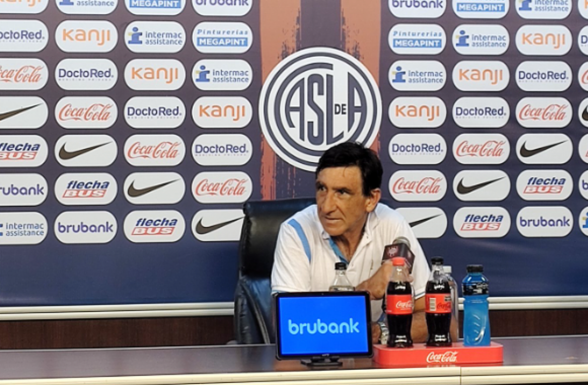 VIDEO | Costas: "Los hinchas de Racing están locos por la final de la Copa"